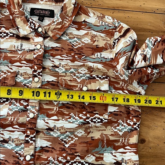 Shyanne Desert tossed long sleeve size M - Picture 11 of 12